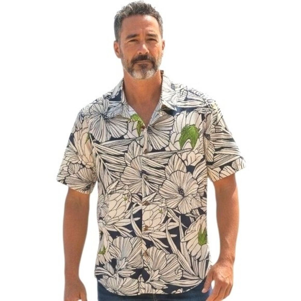 Cora Spearman Hawaii Mens size Large Protea Black "Kalani" Aloha Beach Shirt